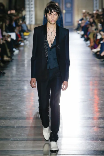 Look 52